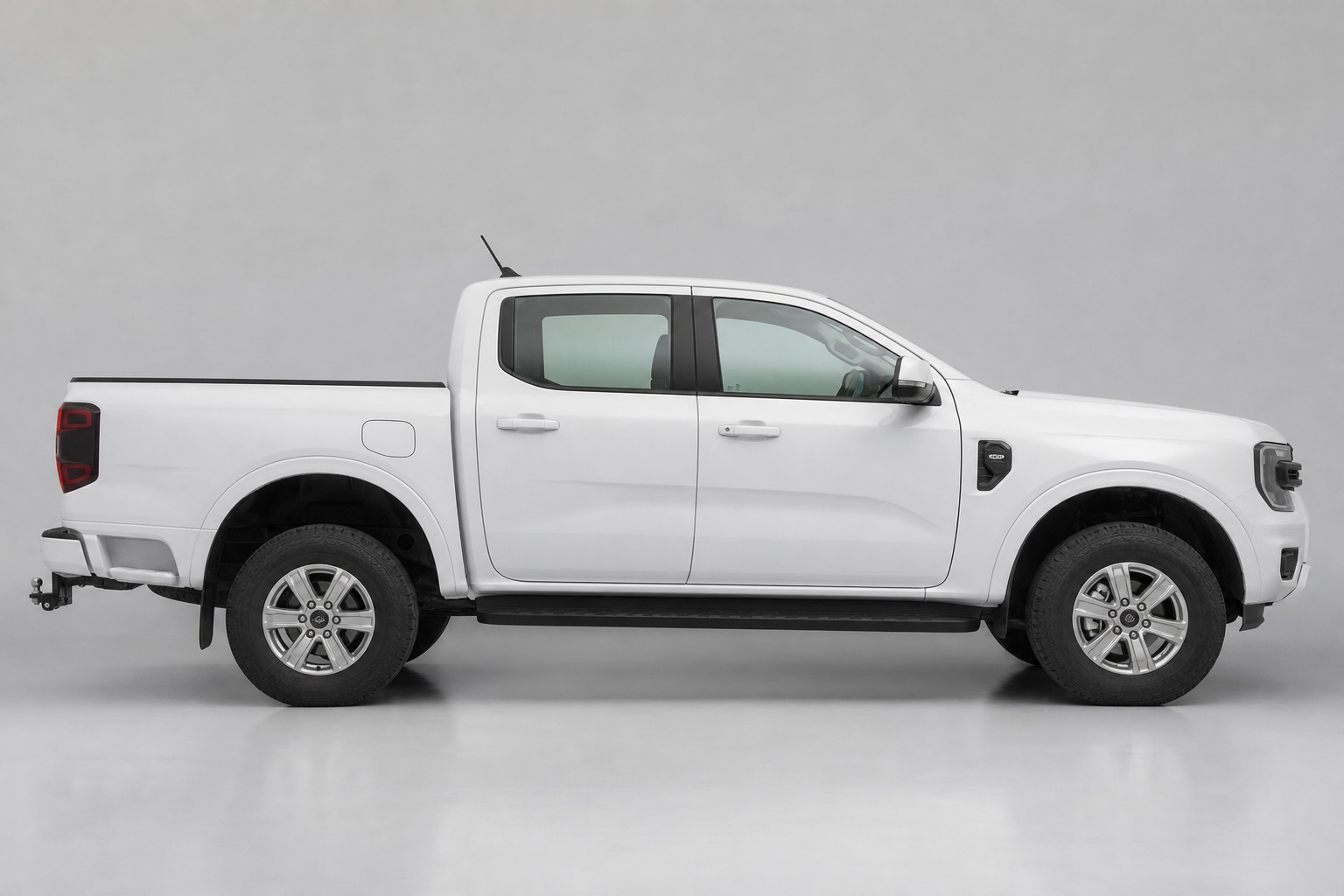 Ford Ranger 2023-2025 passenger side view